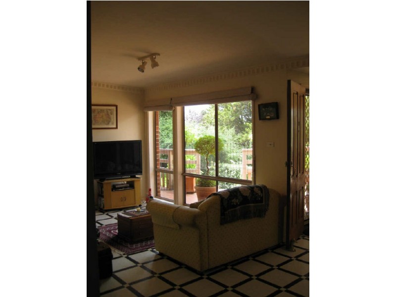 11 Mosman Place, Narrabundah ACT 2604