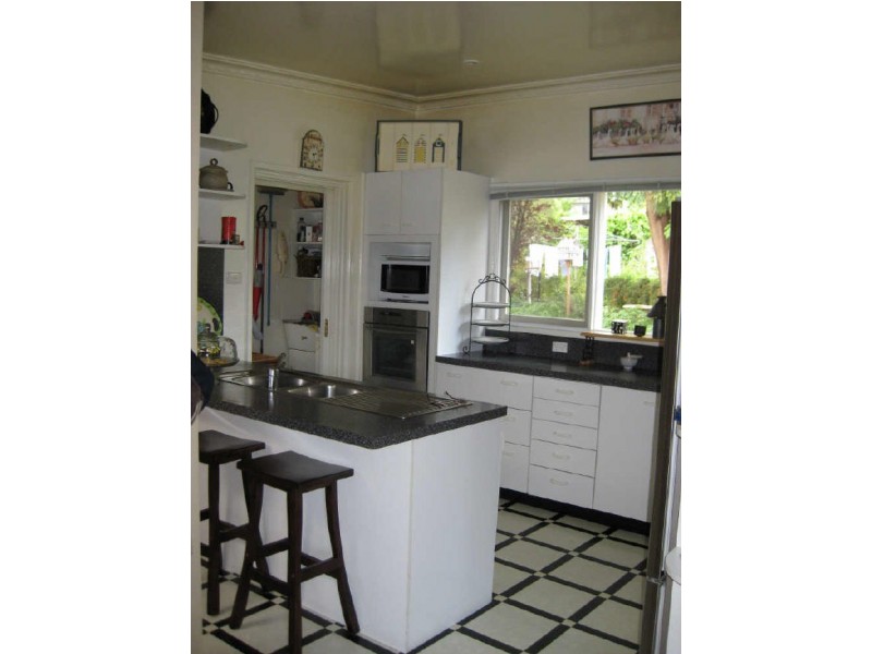 11 Mosman Place, Narrabundah ACT 2604