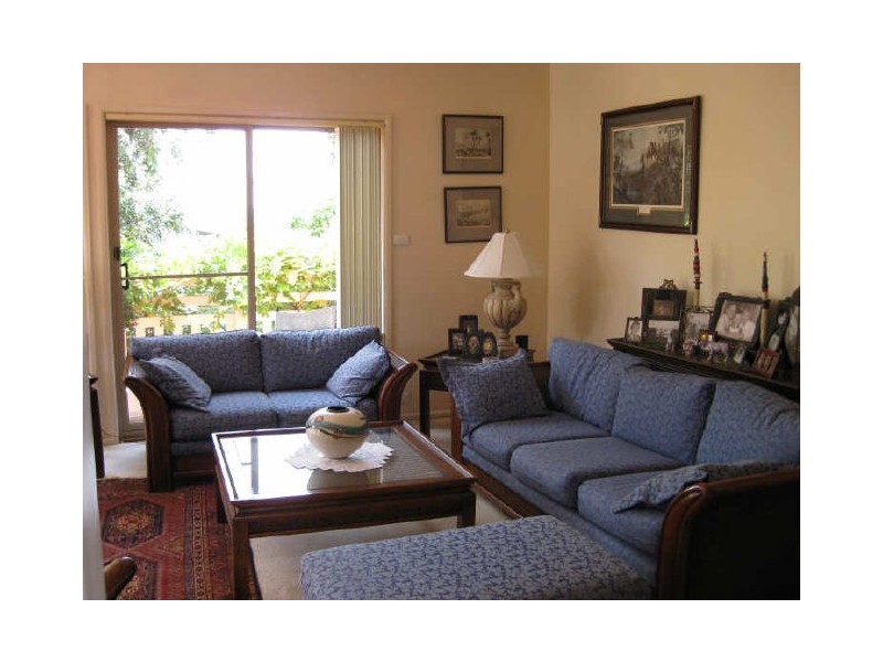 11 Mosman Place, Narrabundah ACT 2604