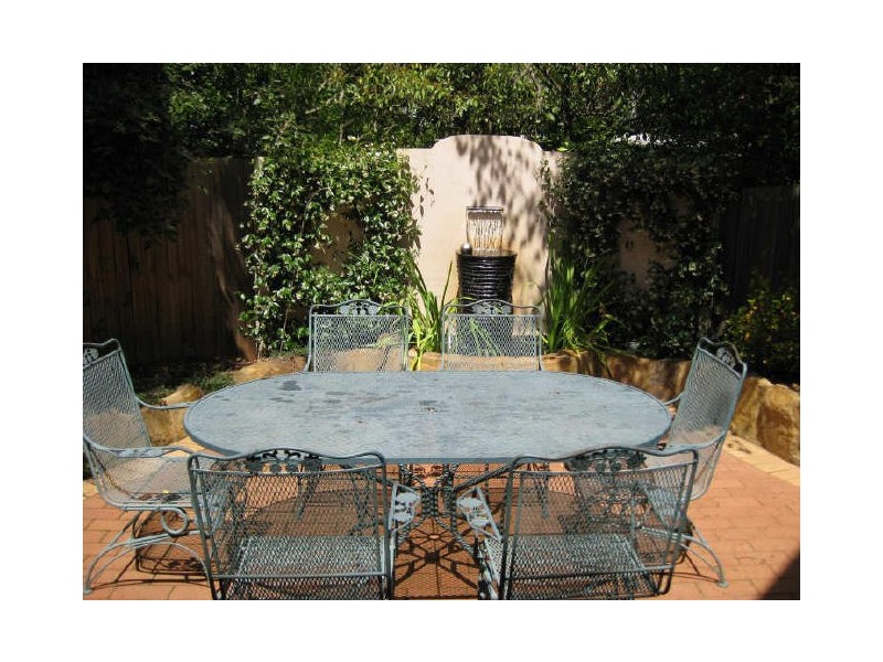 11 Mosman Place, Narrabundah ACT 2604