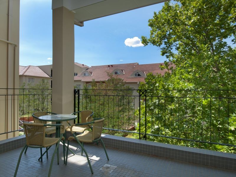 25/10 Dominion Circuit, Forrest ACT 2603