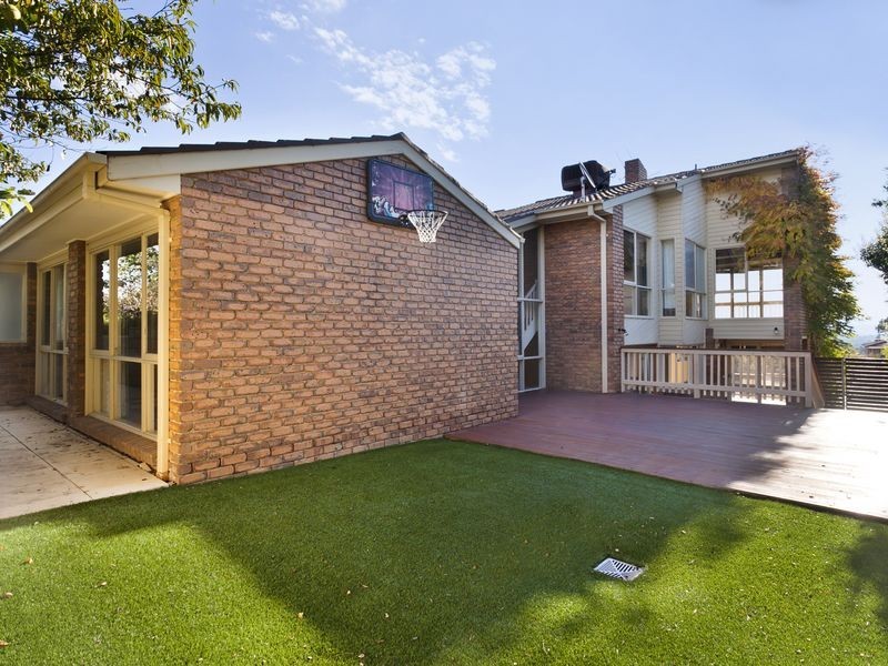 12 Whitty Crescent, Isaacs ACT 2607