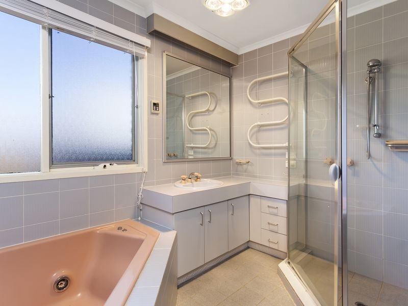12 Whitty Crescent, Isaacs ACT 2607