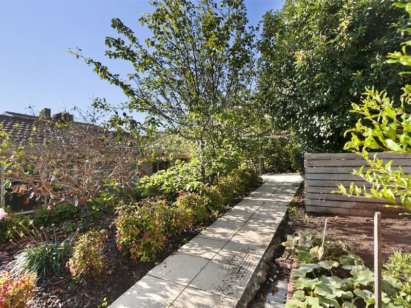 12 Whitty Crescent, Isaacs ACT 2607