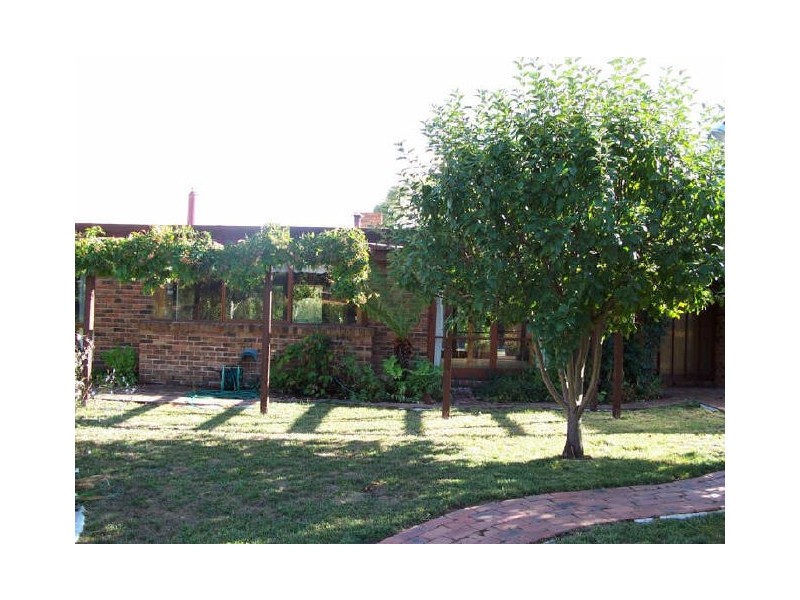 12 Bromby Street, Isaacs ACT 2607