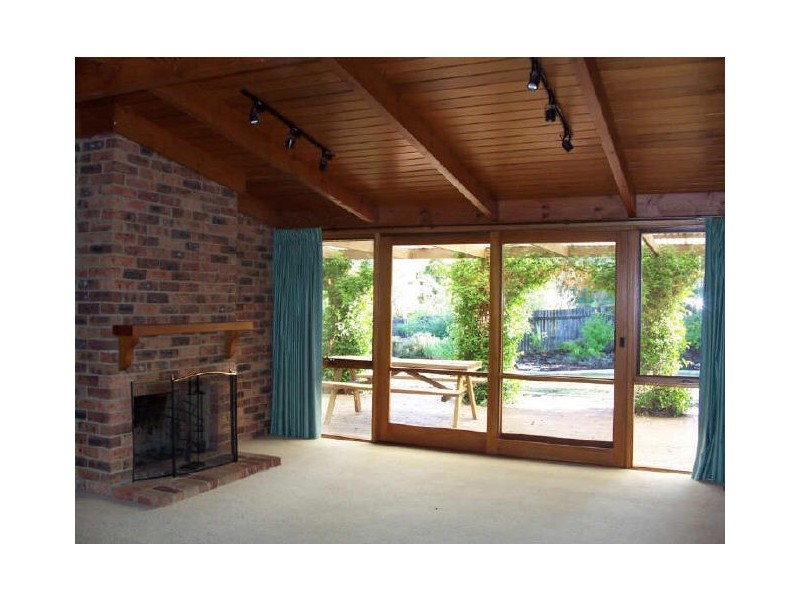 12 Bromby Street, Isaacs ACT 2607
