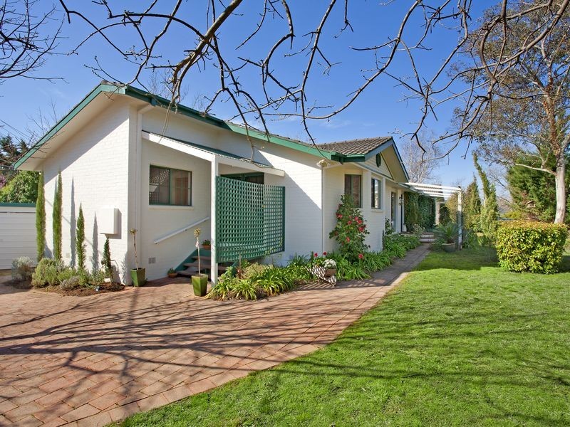 9 Holman Street, Curtin ACT 2605