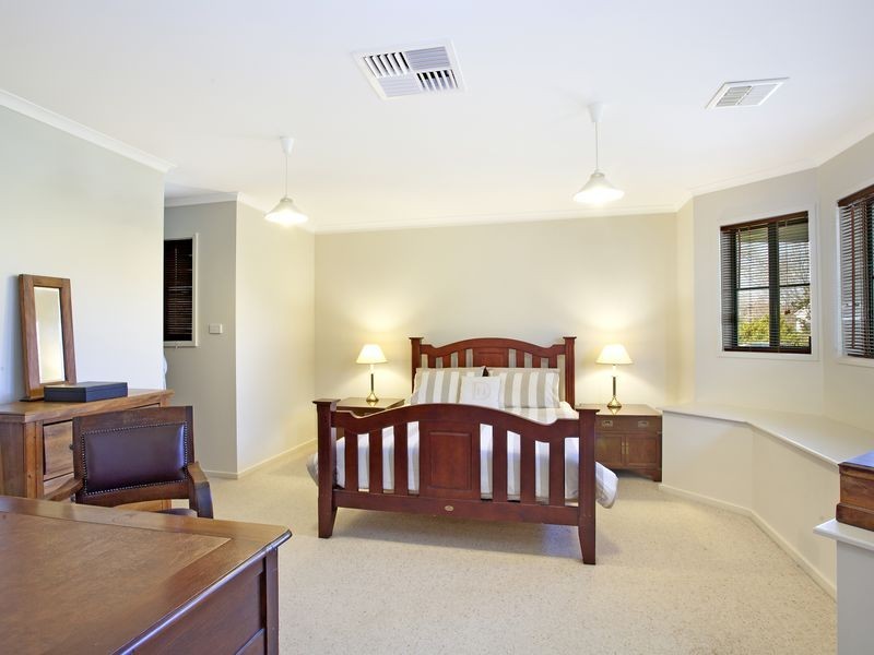 9 Holman Street, Curtin ACT 2605