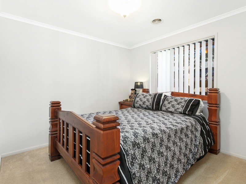 6 McGilvray Close, Gordon ACT 2906