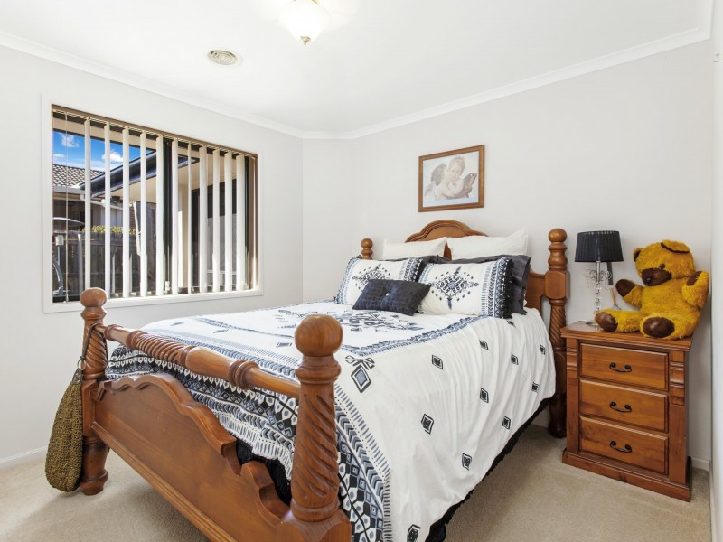 6 McGilvray Close, Gordon ACT 2906