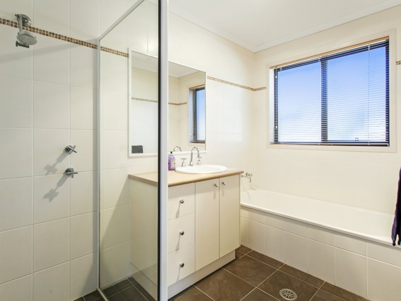 6 McGilvray Close, Gordon ACT 2906