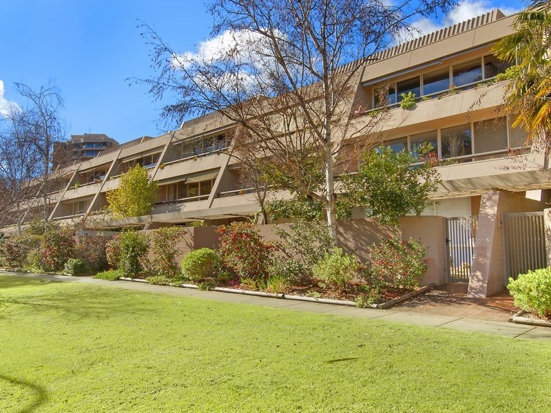 15/18 Currie Crescent, Kingston ACT 2604