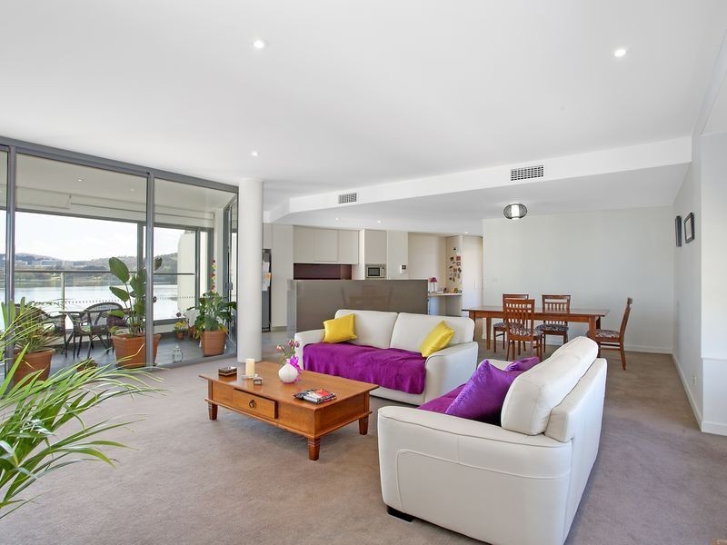 Unit 97/13 Eastlake Parade, Kingston ACT 2604