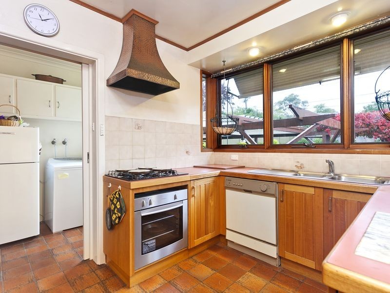 4 Mahon Place, Hughes ACT 2605