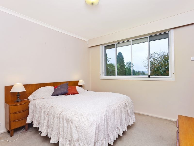 4 Mahon Place, Hughes ACT 2605