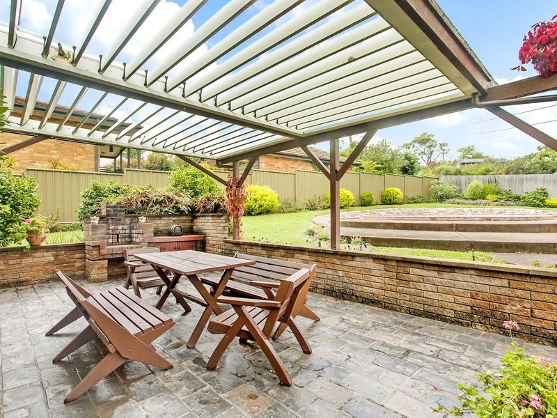 4 Mahon Place, Hughes ACT 2605