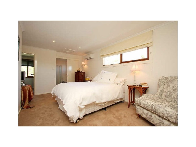 22 Carrington, Deakin ACT 2600