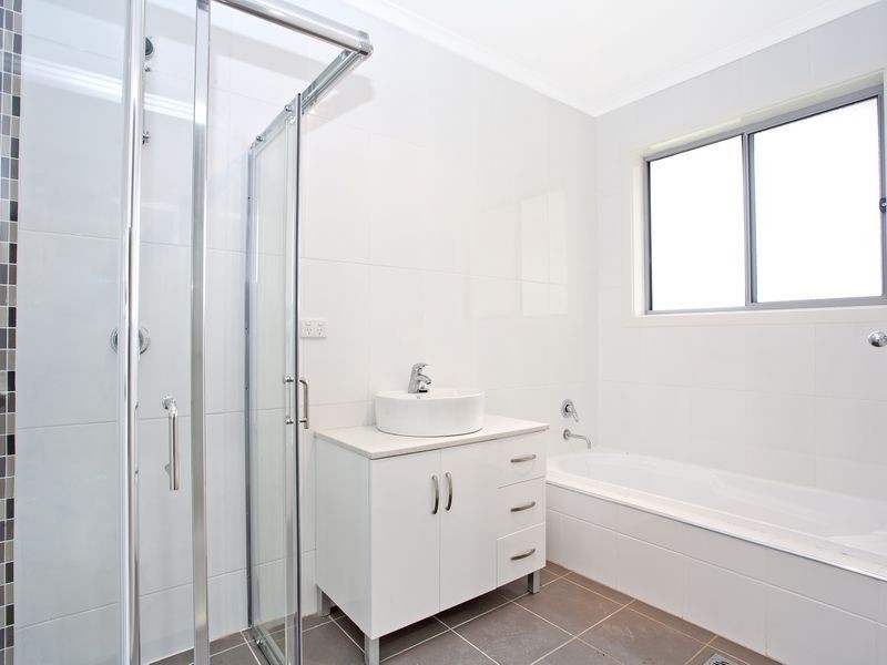 246 Bicentennial Drive, Jerrabomberra NSW 2619