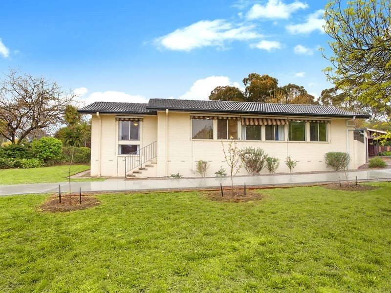 45 De Graaff Street, Holder ACT 2611