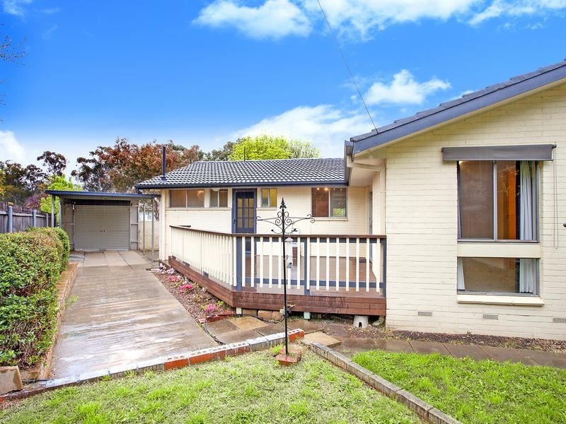 45 De Graaff Street, Holder ACT 2611