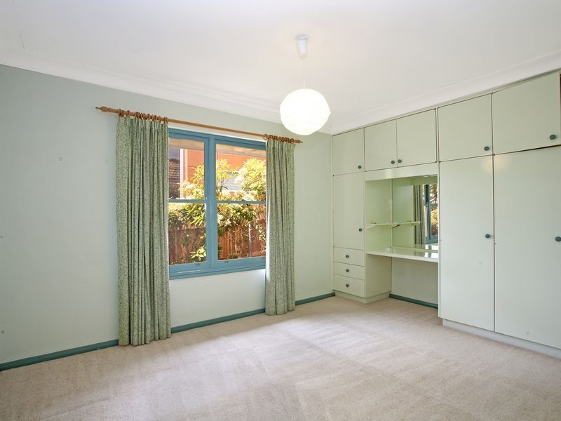 8 Caley Crescent, Narrabundah ACT 2604