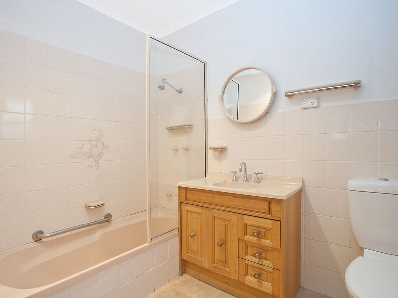 8 Caley Crescent, Narrabundah ACT 2604