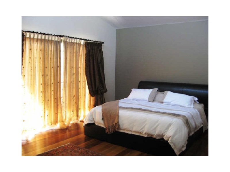 13 Newdegate Street, Deakin ACT 2600