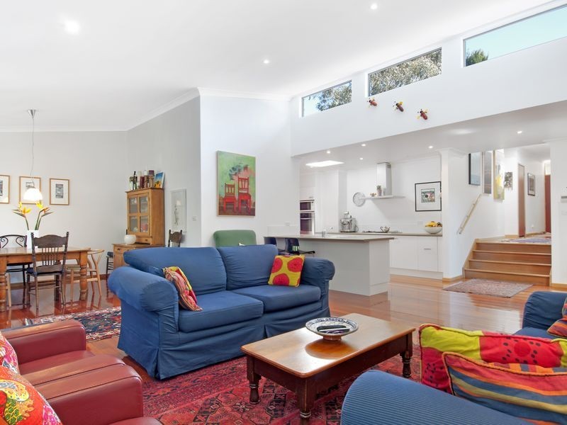 9 Mosman Place, Narrabundah ACT 2604