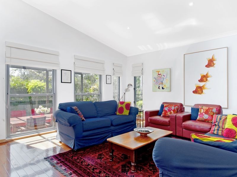 9 Mosman Place, Narrabundah ACT 2604