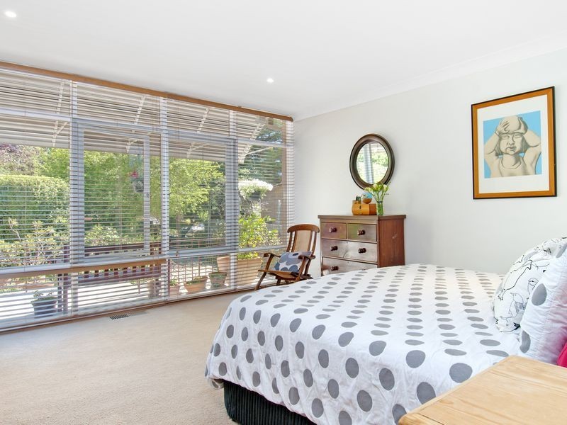 9 Mosman Place, Narrabundah ACT 2604