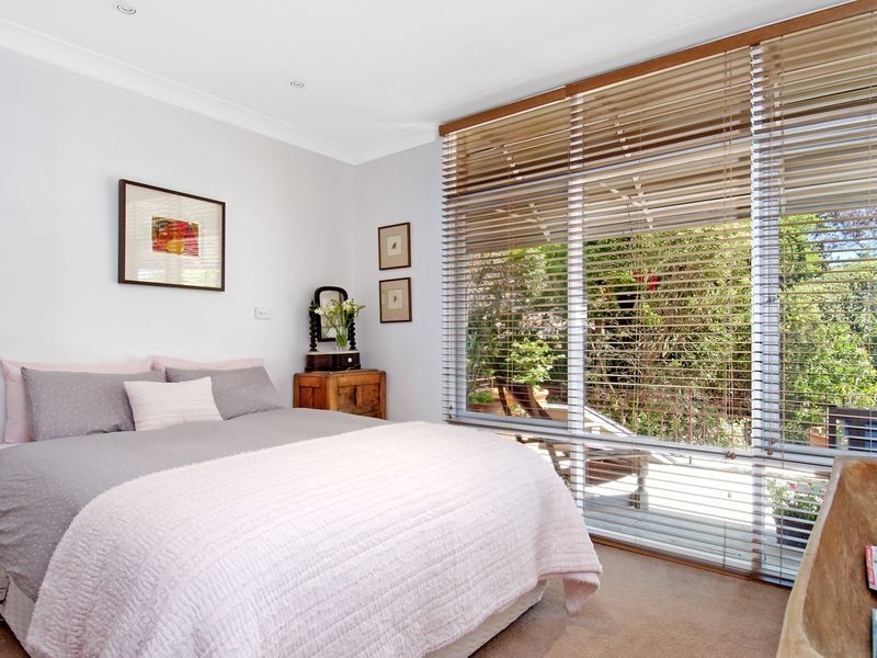9 Mosman Place, Narrabundah ACT 2604