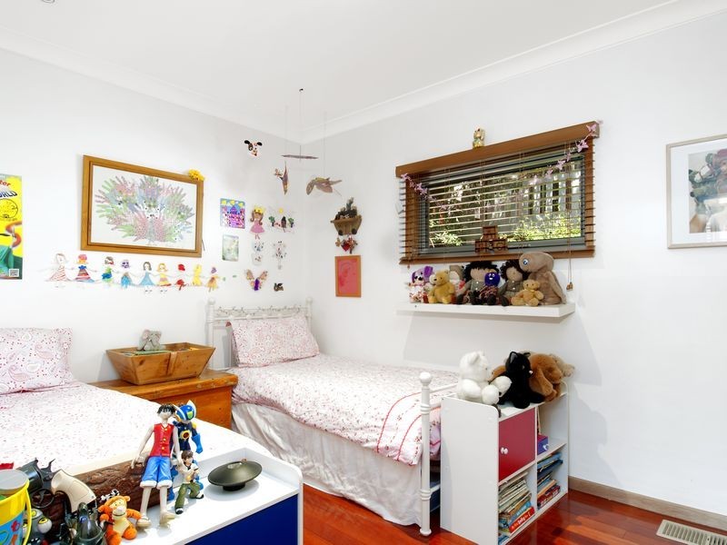 9 Mosman Place, Narrabundah ACT 2604