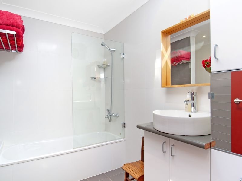 9 Mosman Place, Narrabundah ACT 2604