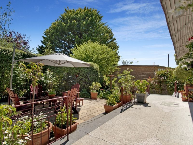 9 Mosman Place, Narrabundah ACT 2604