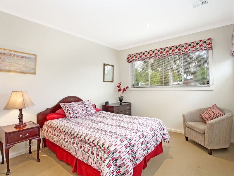 2/31 Tallara Parkway, Narrabundah ACT 2604