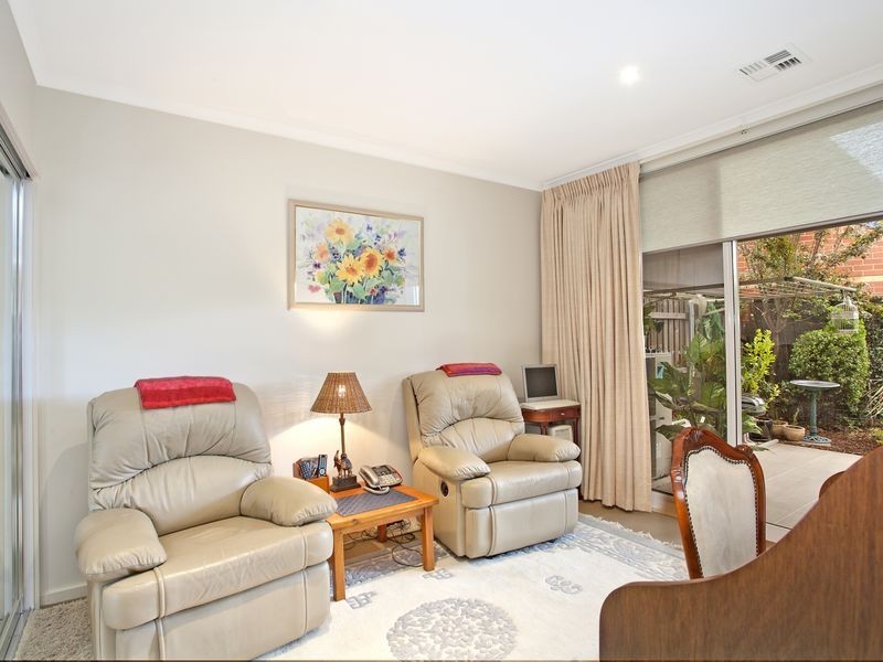 2/31 Tallara Parkway, Narrabundah ACT 2604