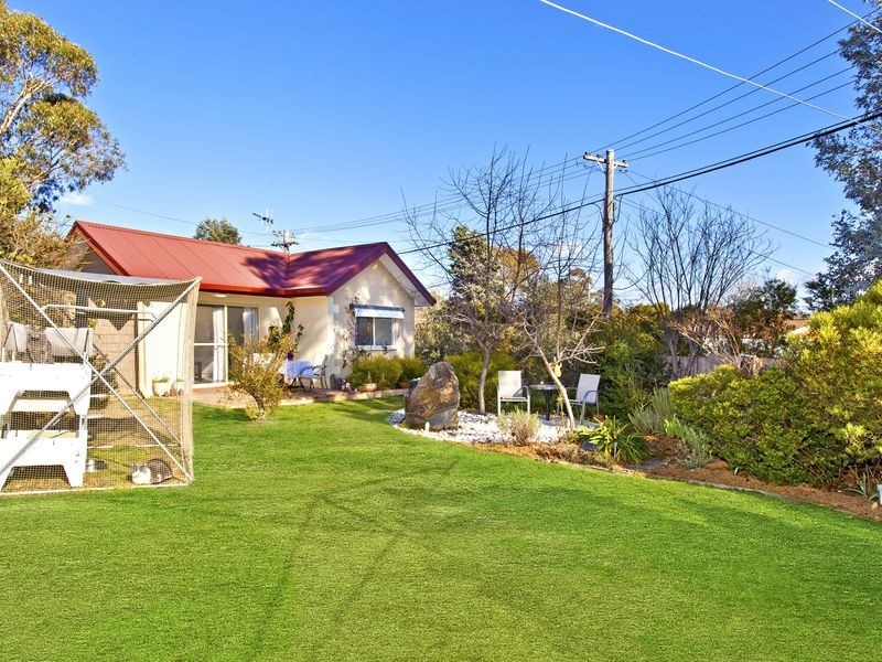 12 Shore Place, Weston ACT 2611