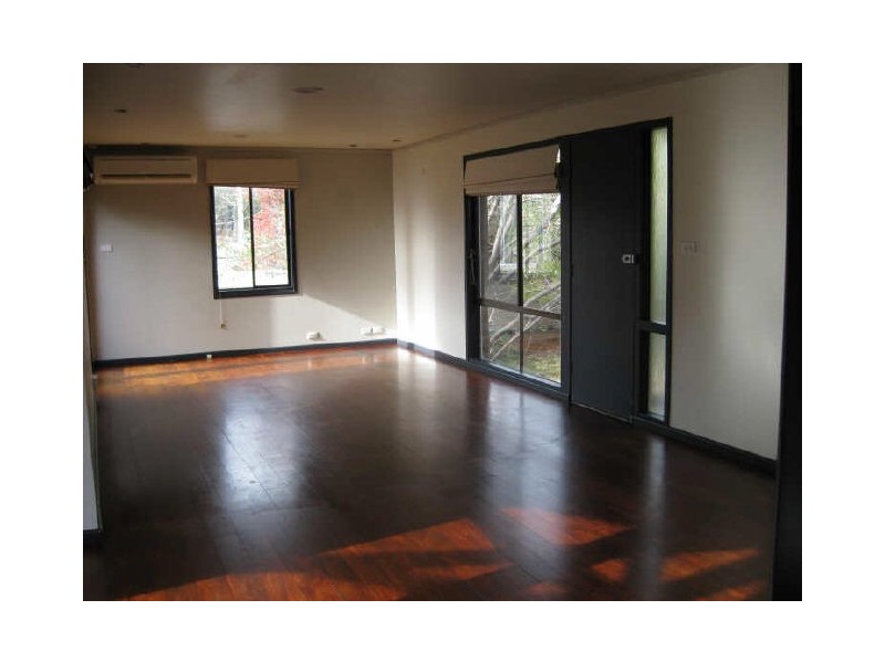 6 Esk Place, Lyons ACT 2606
