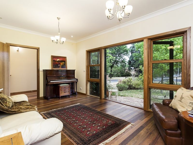 9 Schlich Street, Yarralumla ACT 2600