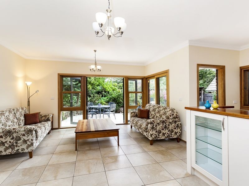 9 Schlich Street, Yarralumla ACT 2600