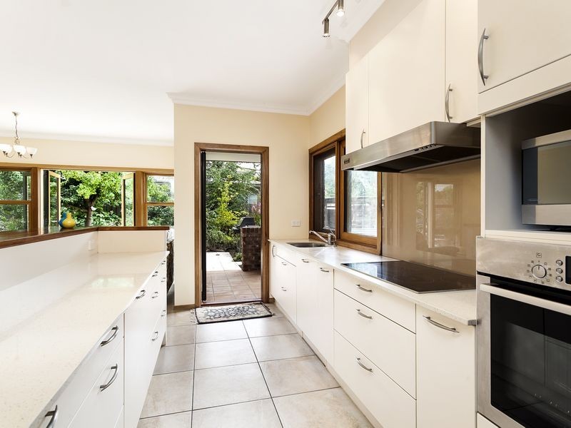 9 Schlich Street, Yarralumla ACT 2600