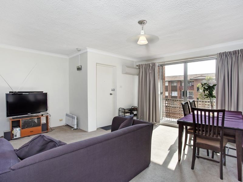 2/102 Henderson Road, Queanbeyan NSW 2620