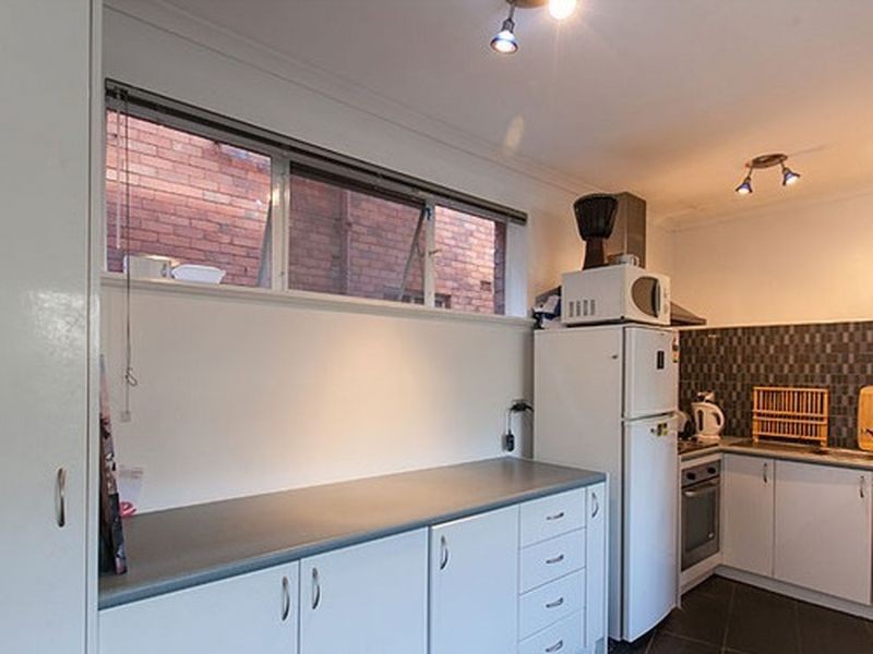 2/4 Nuyts Street, Red Hill ACT 2603