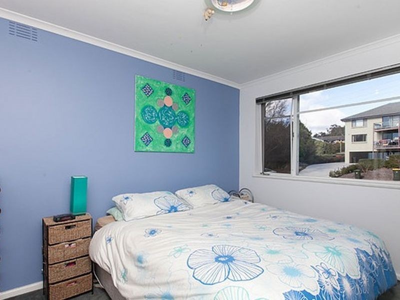 2/4 Nuyts Street, Red Hill ACT 2603
