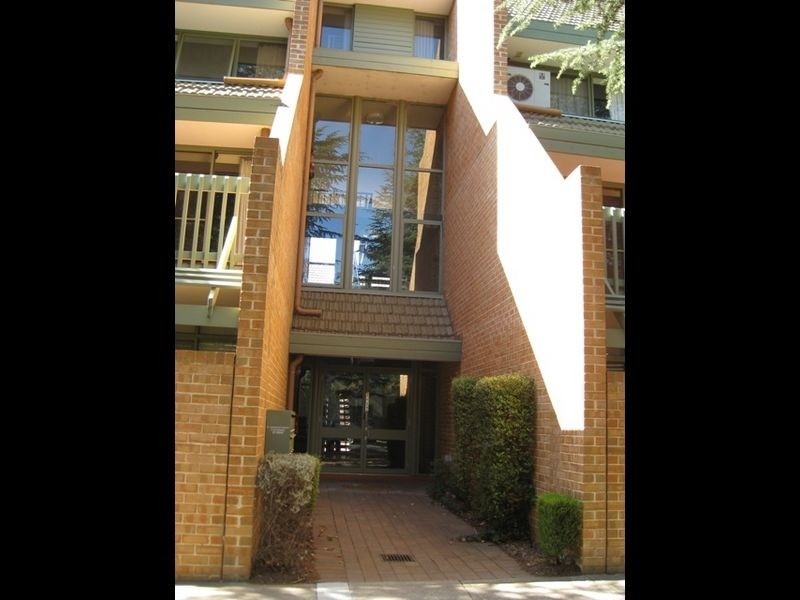 10/19 Howitt Street Entrance Via Daw, Kingston ACT 2604
