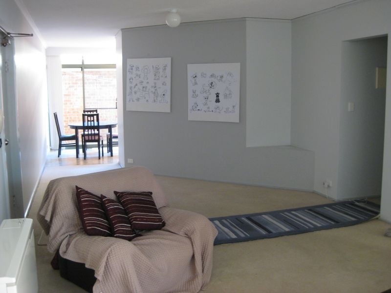 10/19 Howitt Street entrance via Daw, Kingston ACT 2604