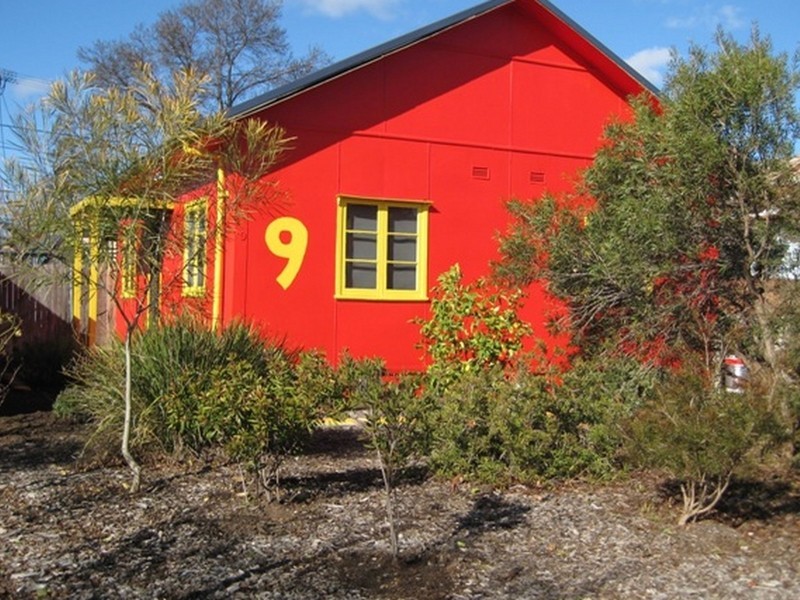 9 Euroka Street, Narrabundah ACT 2604