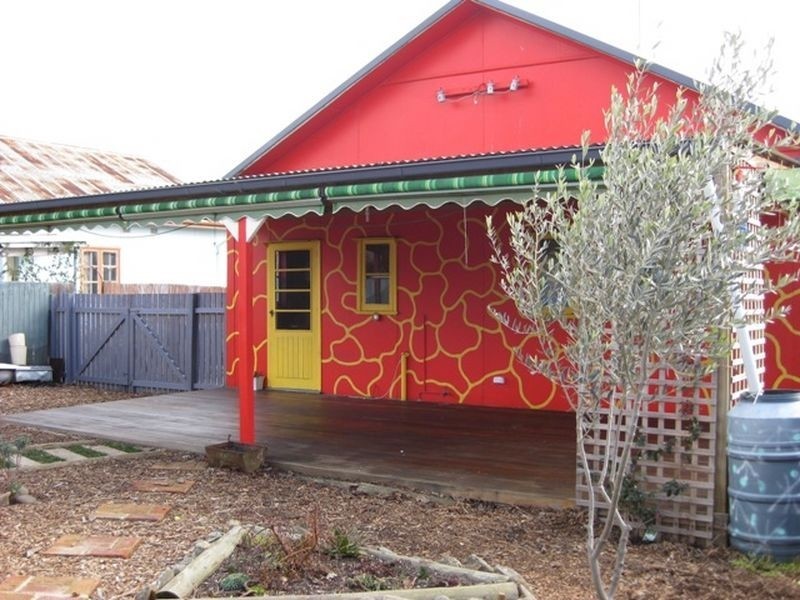 9 Euroka Street, Narrabundah ACT 2604