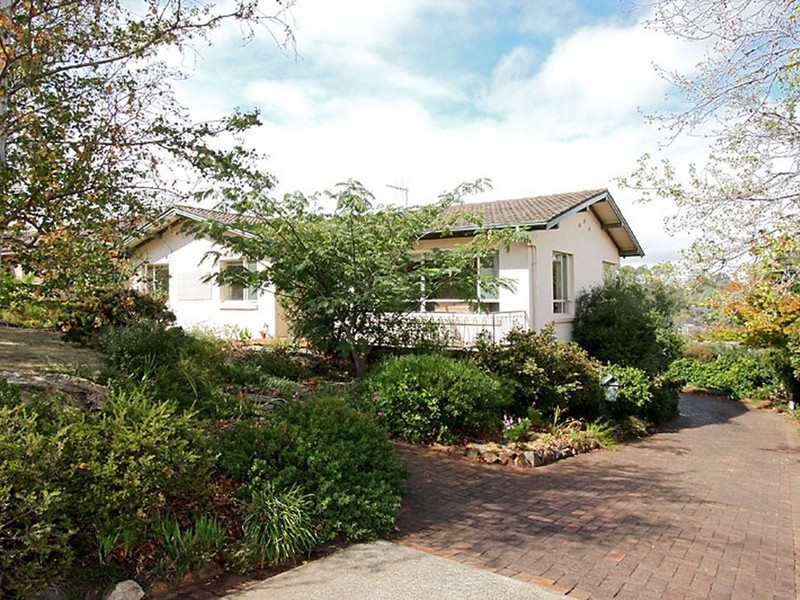 12 Birdwood Street, Hughes ACT 2605