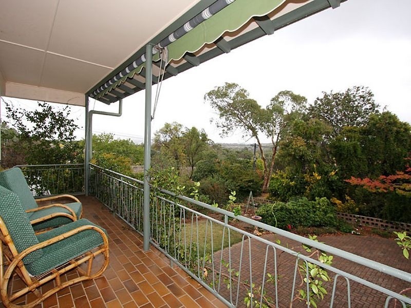 12 Birdwood Street, Hughes ACT 2605